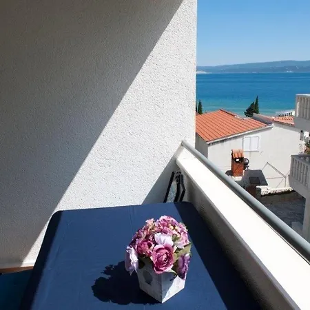 In With Sea View, Balcony, Air Conditioning, Wi-fi Duće