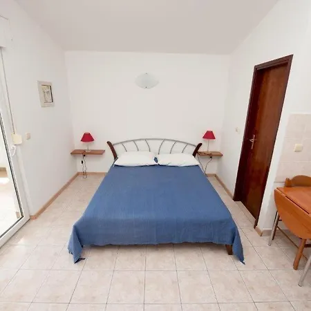 In With Sea View, Balcony, Air Conditioning, Wi-fi Duće
