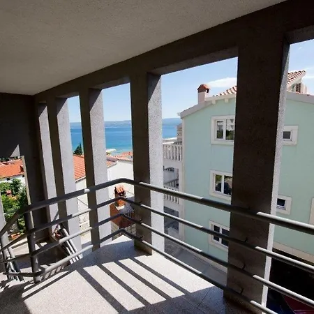 Appartamento In With Sea View, Balcony, Air Conditioning, Wi-fi Duće