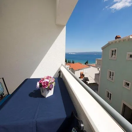 In With Sea View, Balcony, Air Conditioning, Wi-fi Appartamento