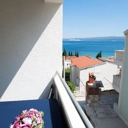 Apartment In With Sea View, Balcony, Air Conditioning, Wi-fi *