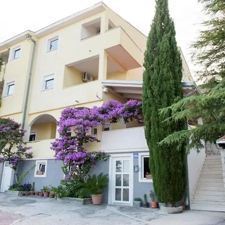 In With Sea View, Balcony, Air Conditioning, Wi-fi * Duće