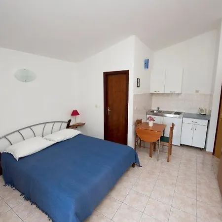 Apartment In With Sea View, Balcony, Air Conditioning, Wi-fi *