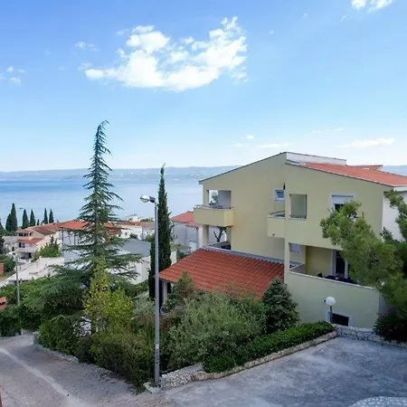 Appartamento In With Sea View, Balcony, Air Conditioning, Wi-fi Duće